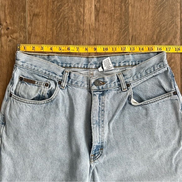 Calvin Klein Vintage Loose Fit Tapered Jean - Picture 8 of 13